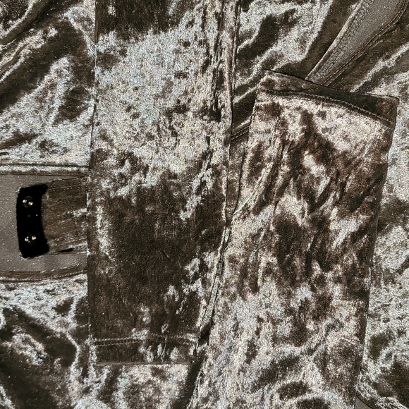 Top - Picture 12 of 15